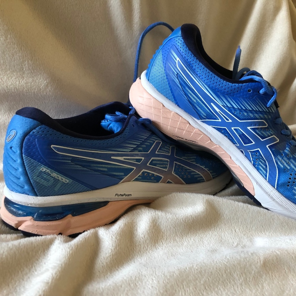 Women’s Asics GT-2000 8 Size 9.5 Blue-Coast-White.